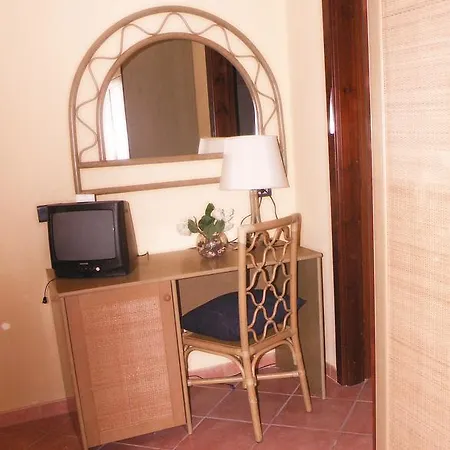 Отель Porto Rhoca 4*