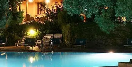 Porto Rhoca Отель