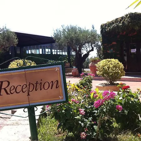 Porto Rhoca Отель 4*