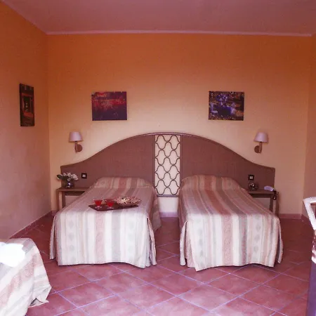 Отель Porto Rhoca 4*