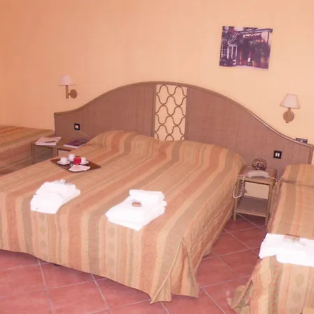 Отель Porto Rhoca 4*