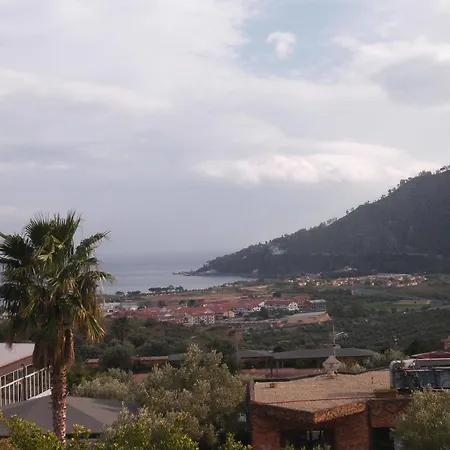 Porto Rhoca Сквилласе