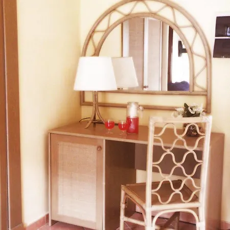 Porto Rhoca 4* 斯奎拉切