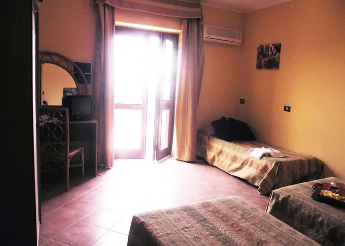 Hotel Porto Rhoca 4*